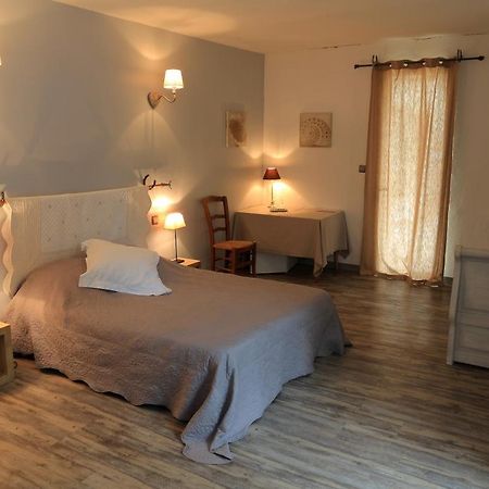 Bed and Breakfast Mas D'Auzieres Saint-Gilles  Exterior foto
