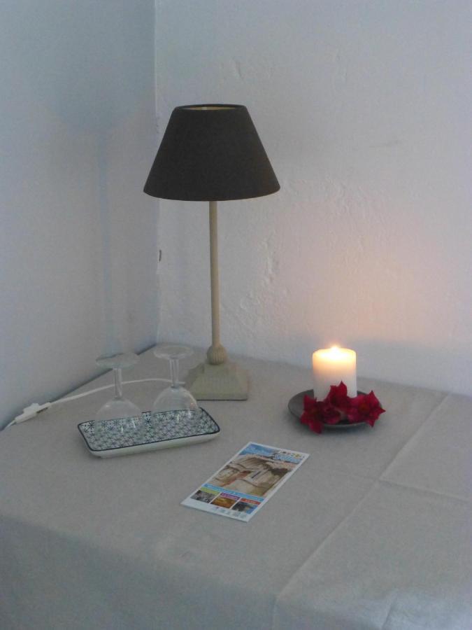 Bed and Breakfast Mas D'Auzieres Saint-Gilles  Exterior foto