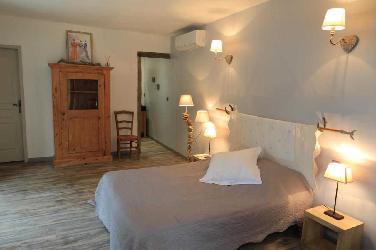 Bed and Breakfast Mas D'Auzieres Saint-Gilles  Exterior foto